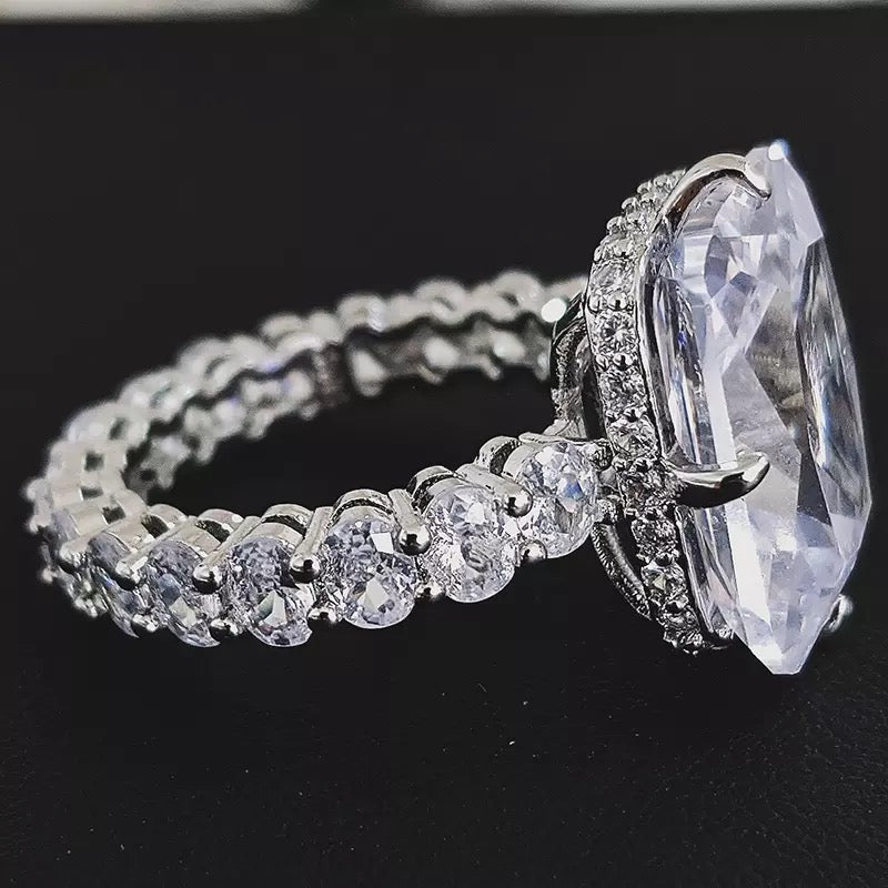 BRANDY DIAMANTÉ RING