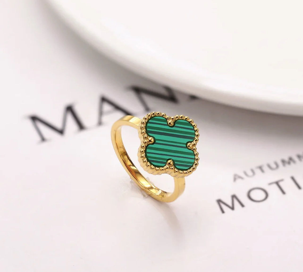 CLOVER RING