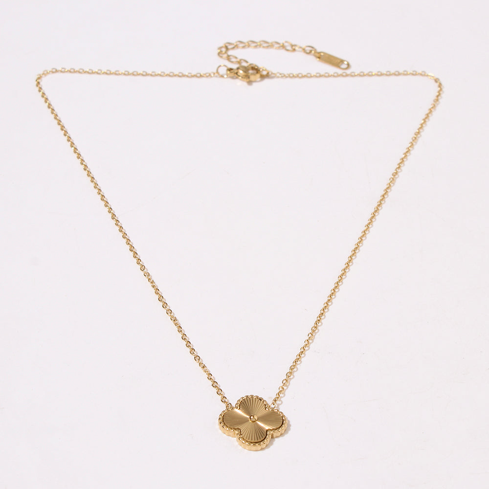 18K CLOVER PENDANT NECKLACE
