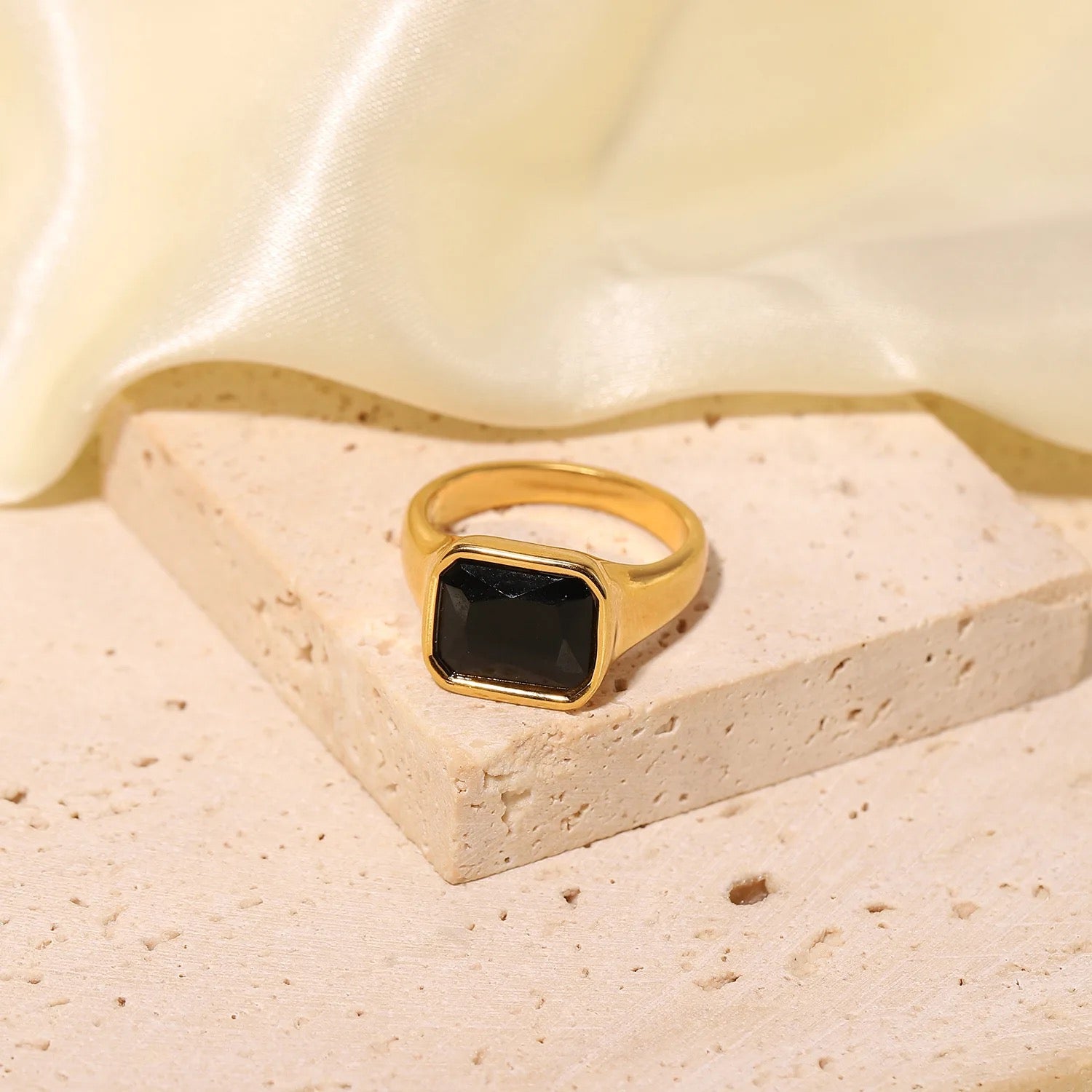 SQUARE ZIRCON RING