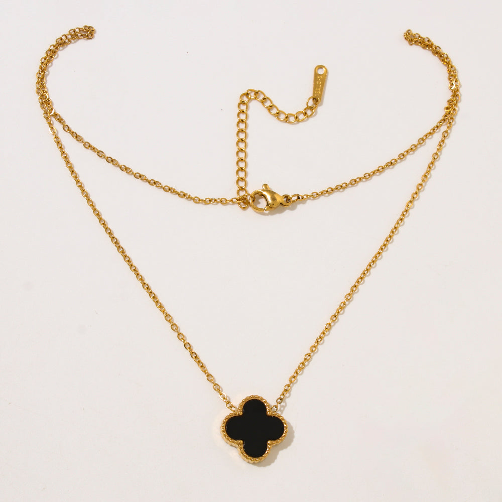 MEGAN PENDANT NECKLACE