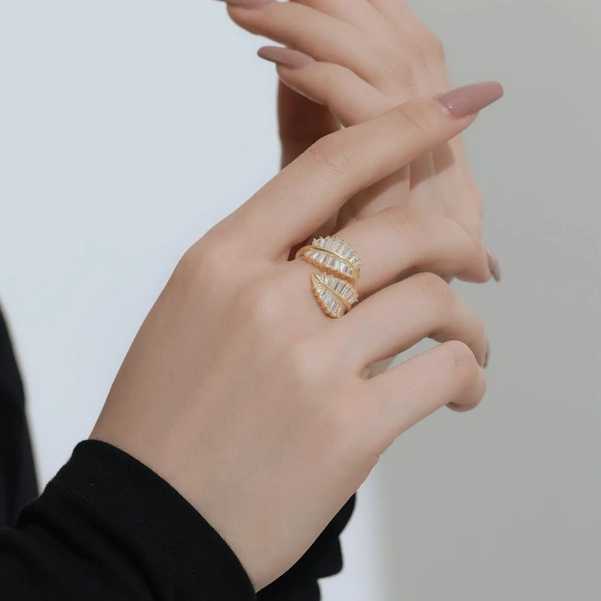 ADJUSTABLE LEAF RING (STERLING SILVER)