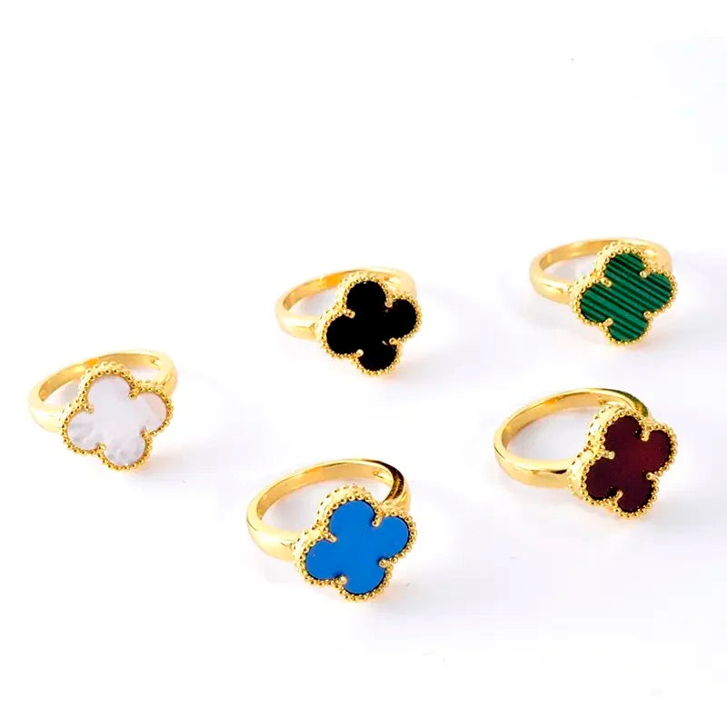 CLOVER RING
