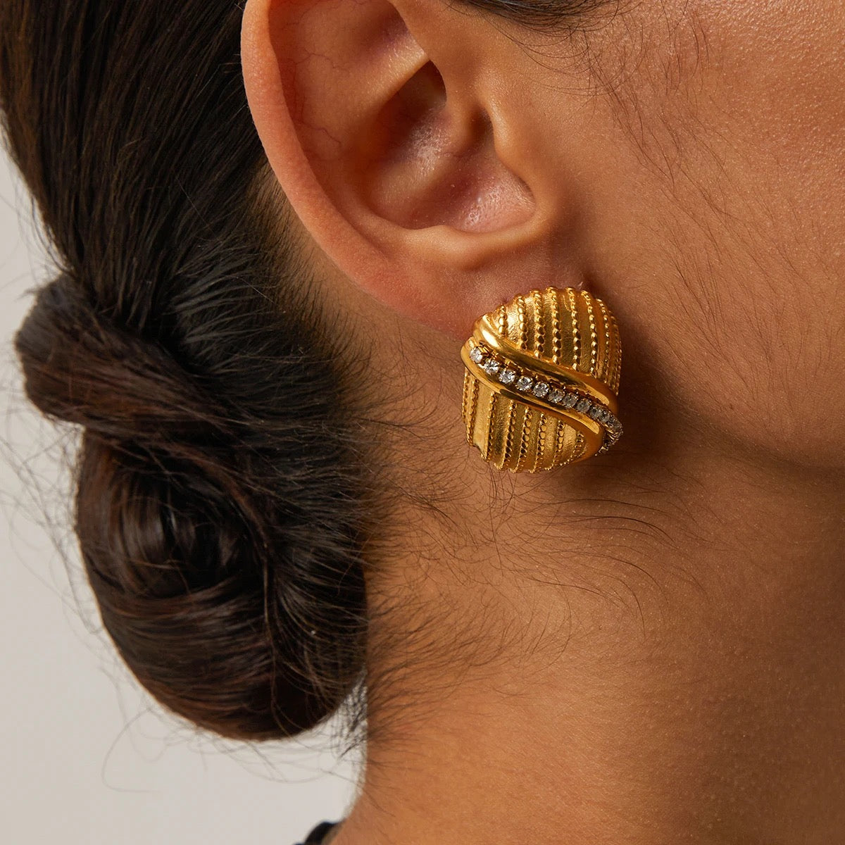 18K VINTAGE STUD EARRINGS WITH ZIRCONS