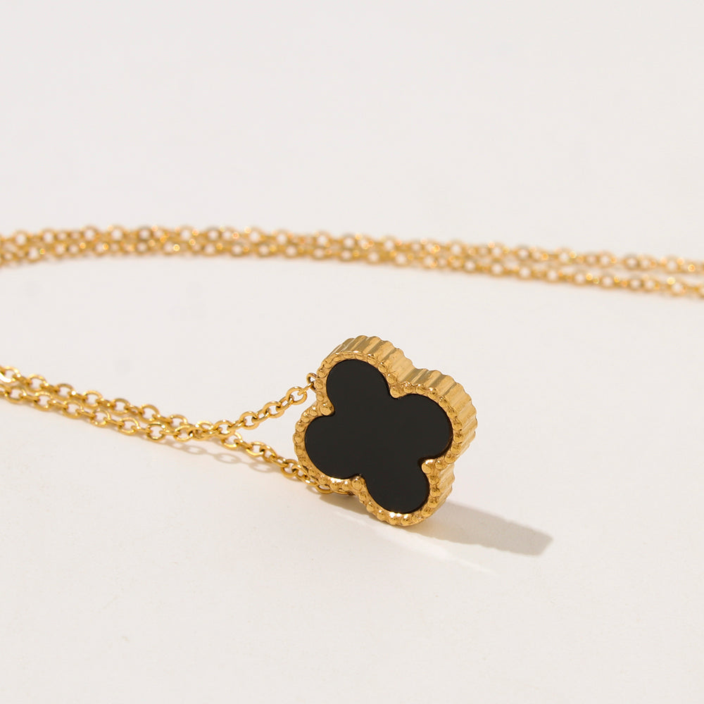 MEGAN PENDANT NECKLACE