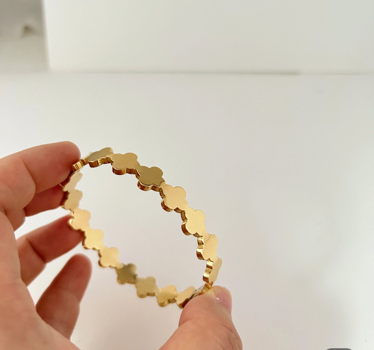 CLOVER BANGLE