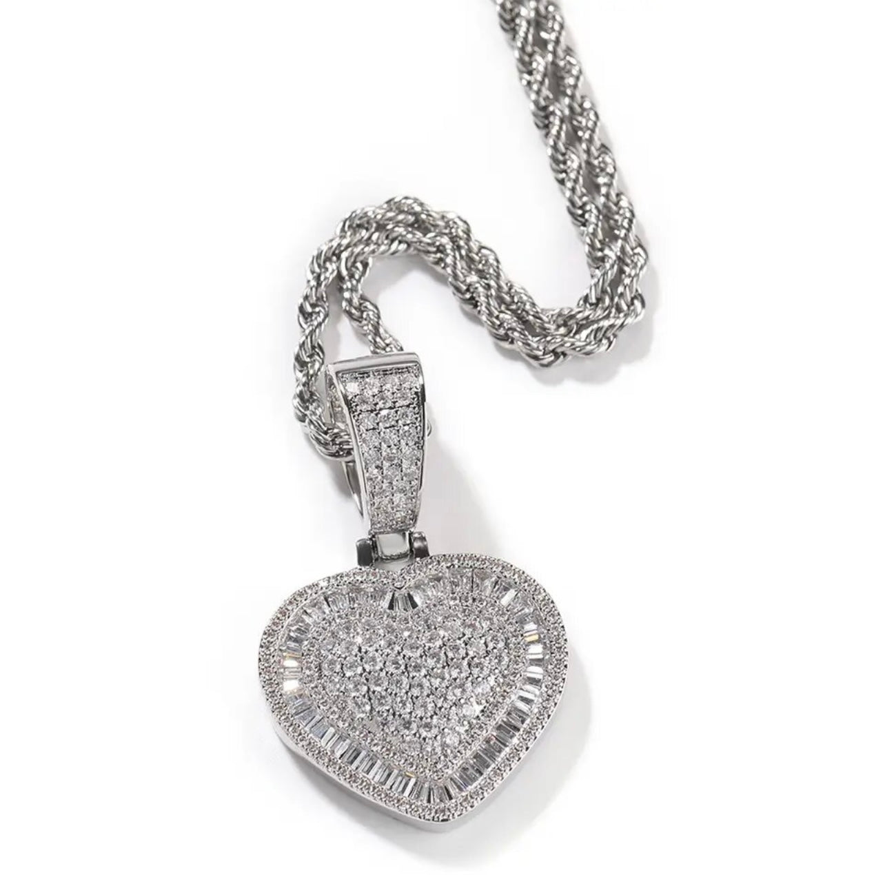 0.2 ICY HEART PENDANT NECKLACE
