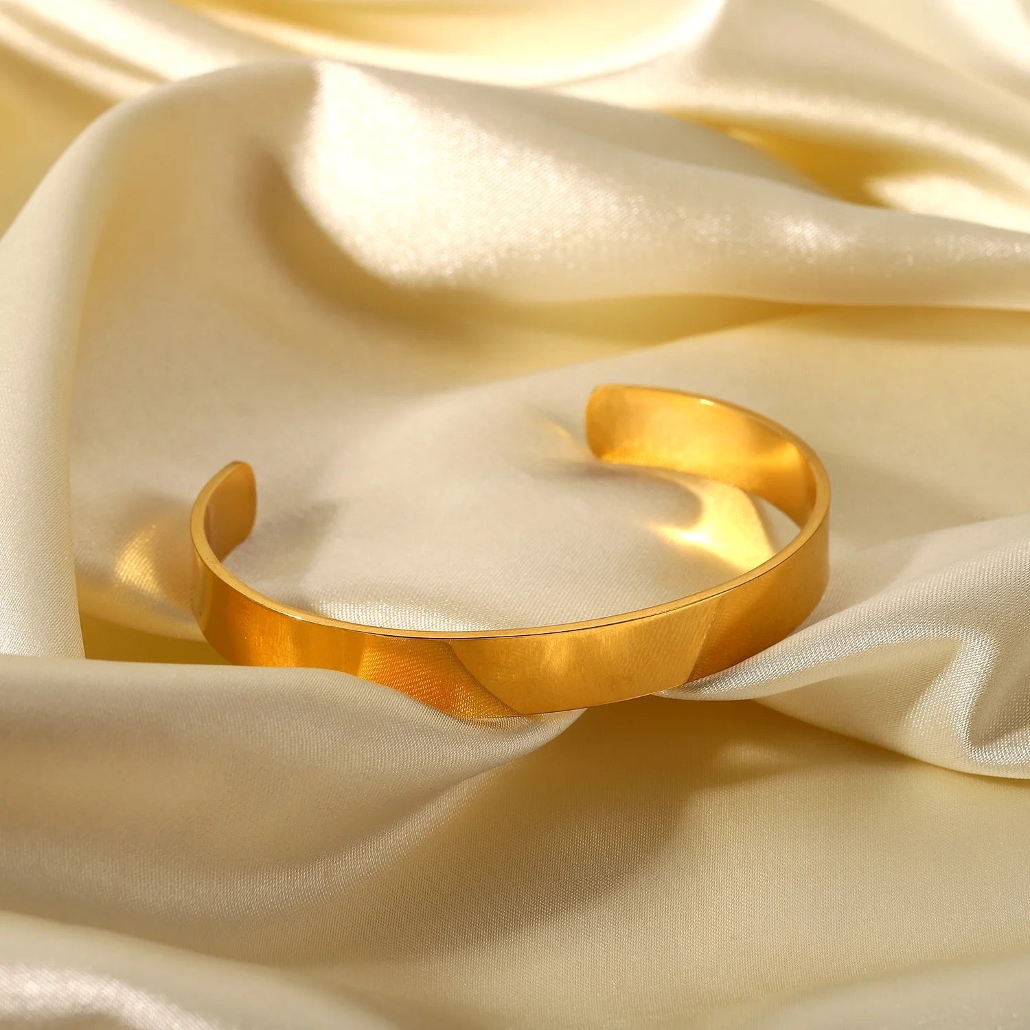 CUFF BANGLE
