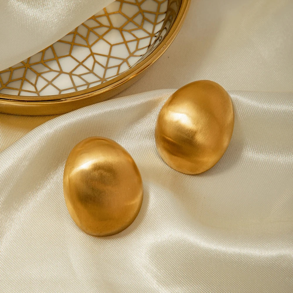 BIG OVAL SHAPED STUD EARRING
