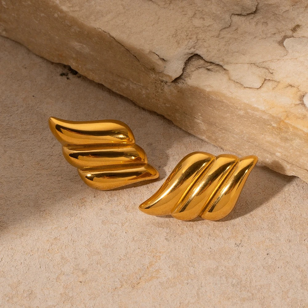IREGULAR CHUNKY STUD EARRING