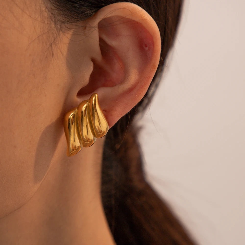 IREGULAR CHUNKY STUD EARRING