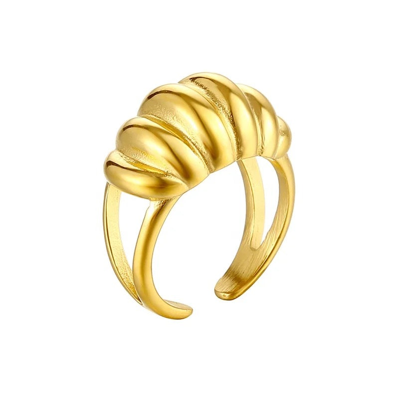 OPEN CROISSANT RING