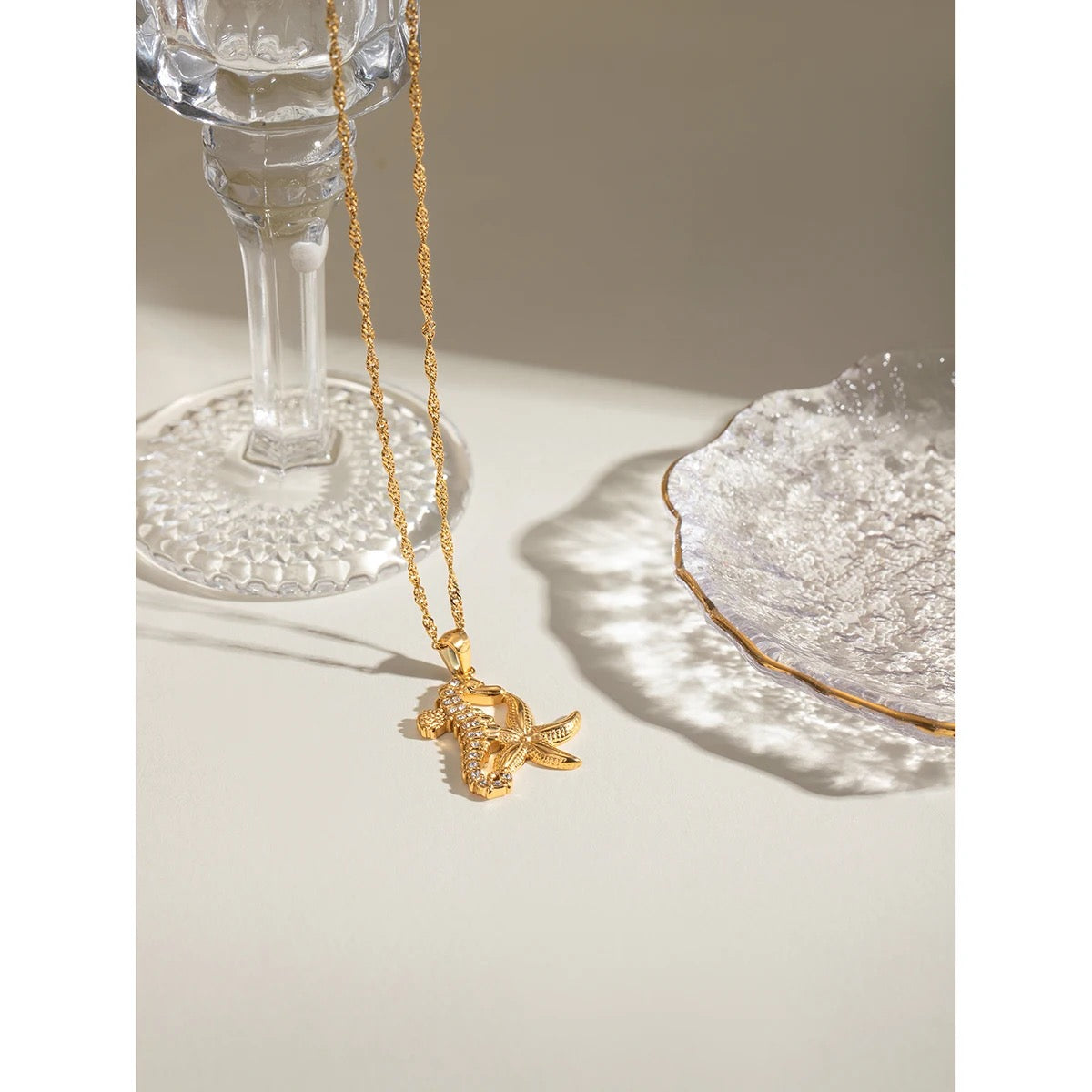 GOLDED STARFISH SEAHORSE PENDANT NECKLACE