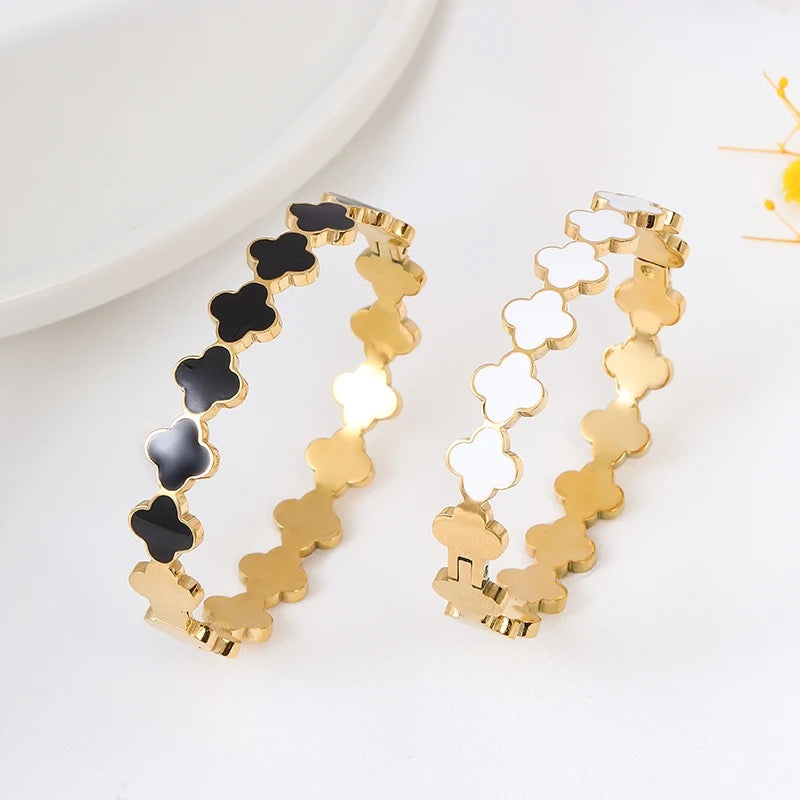 CLOVER BANGLE