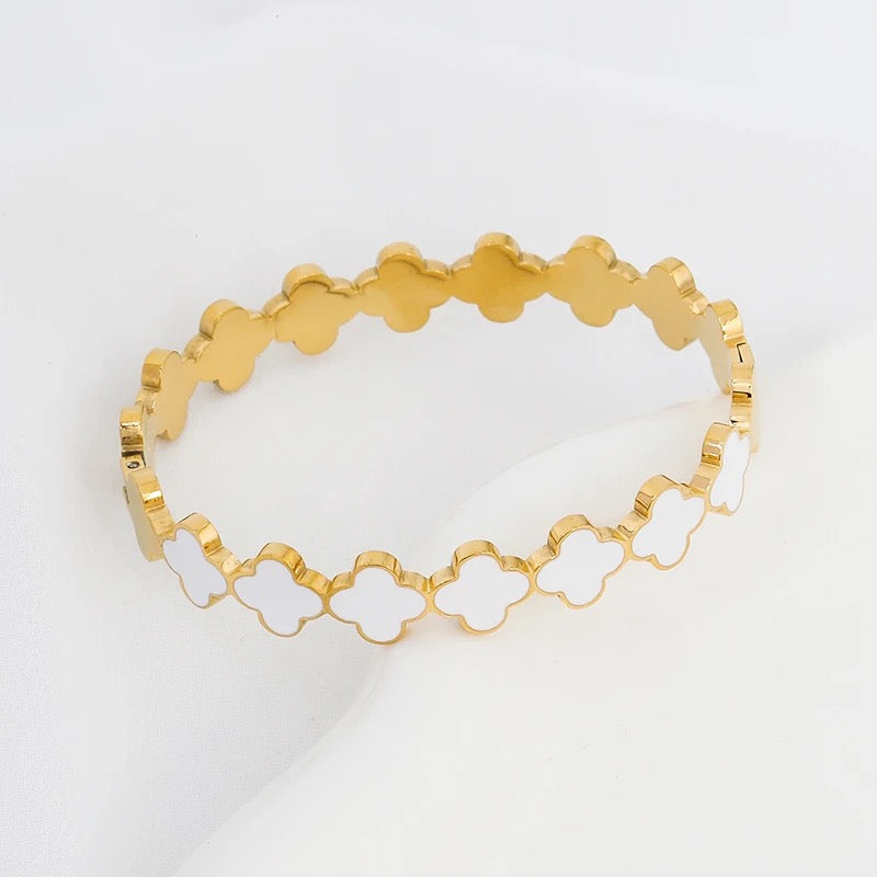 CLOVER BANGLE