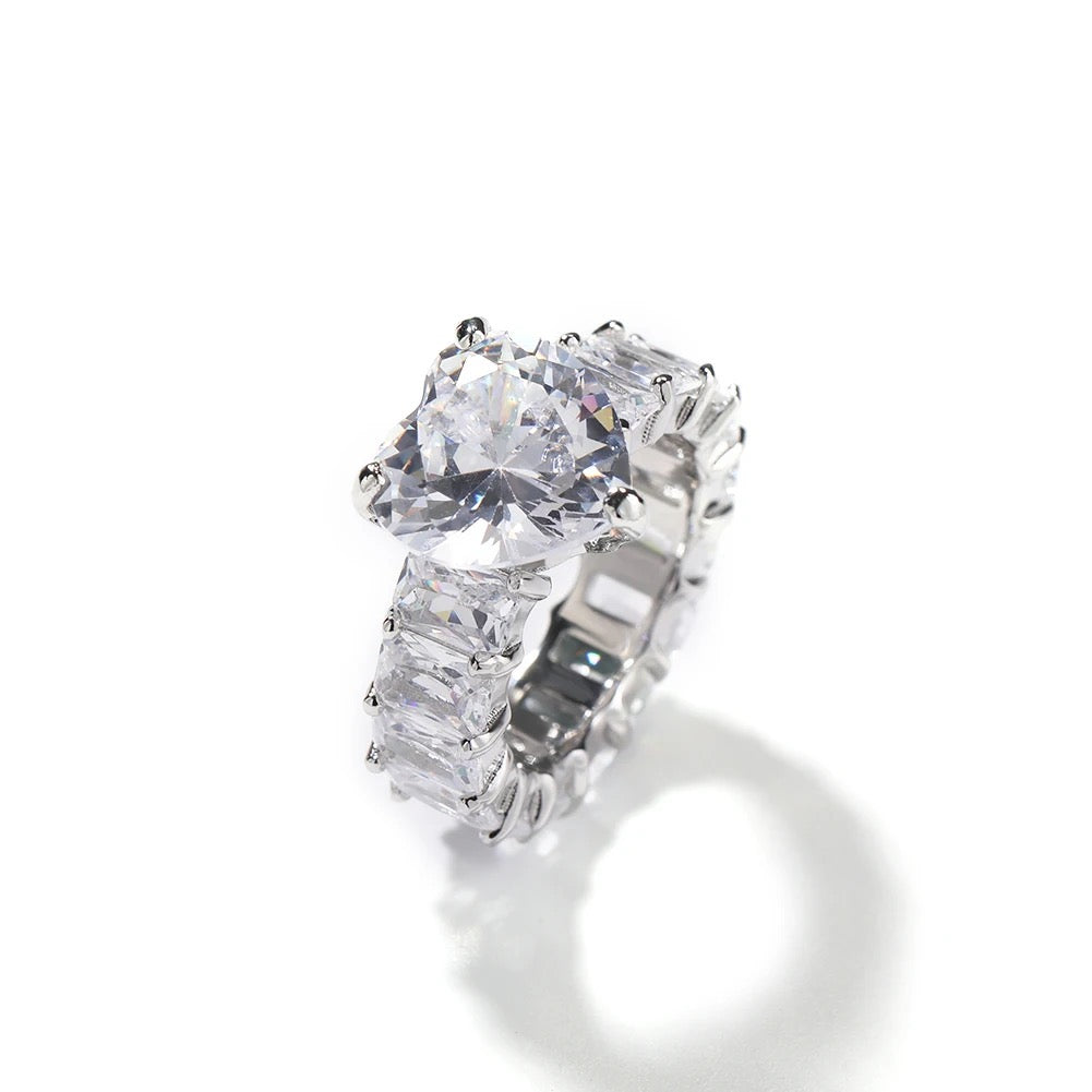 ADALIA HEART RING