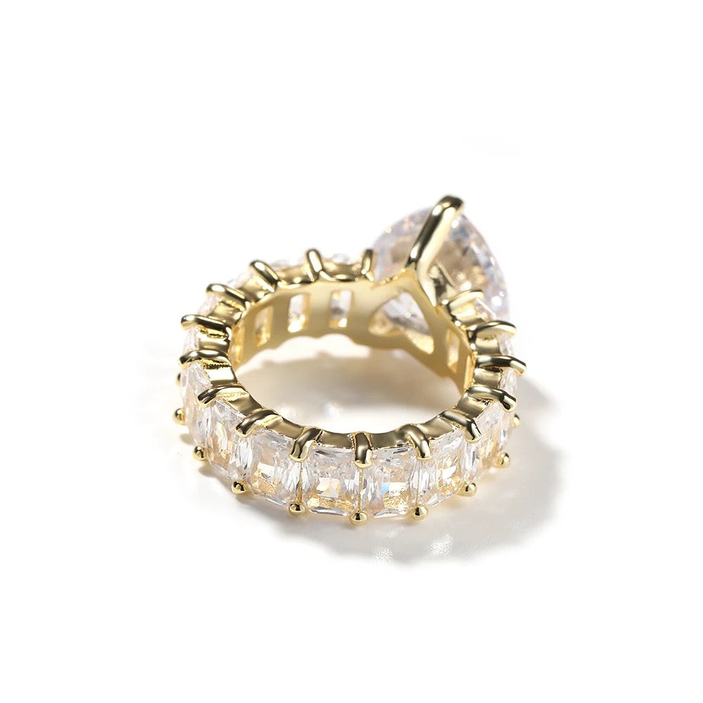 ADALIA HEART RING