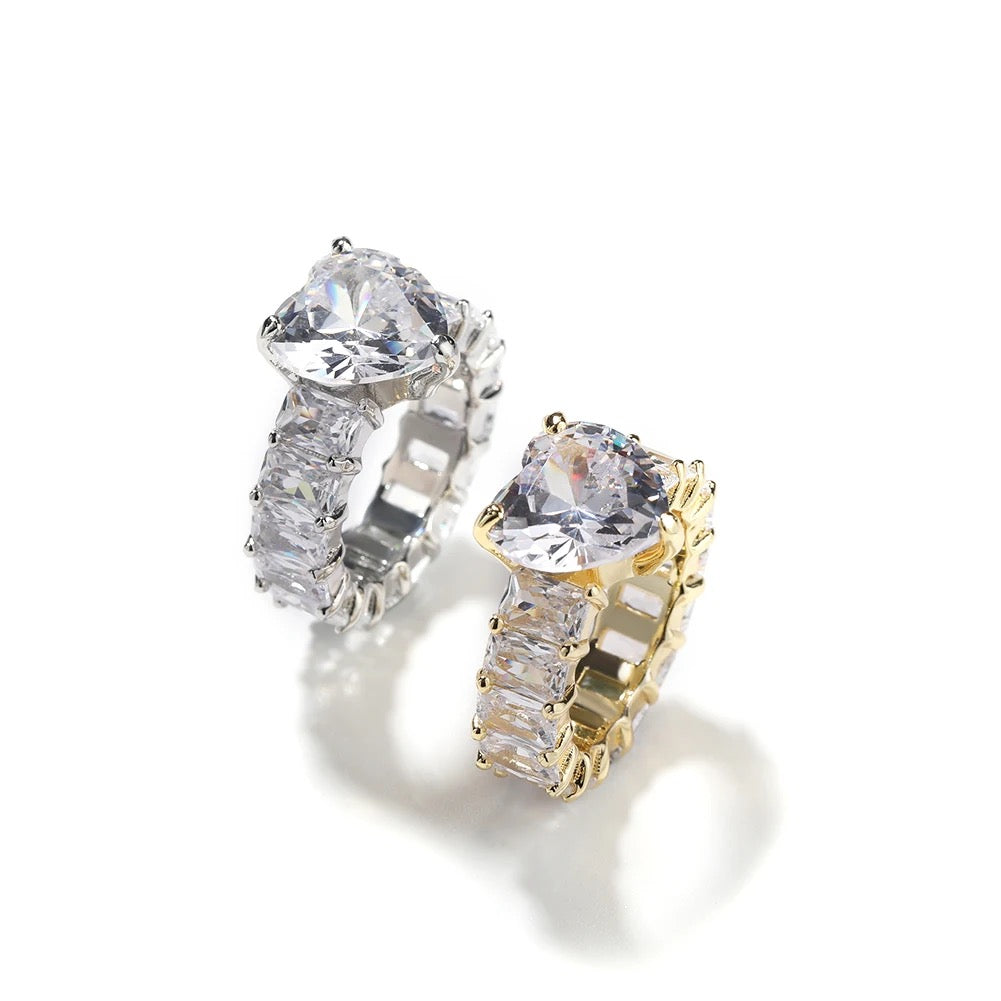 ADALIA HEART RING