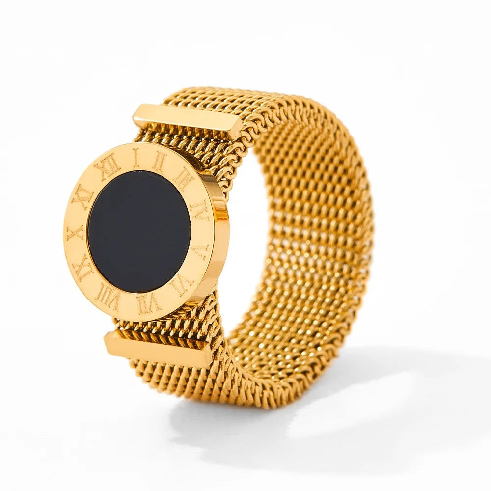 BLACK SHELL NUMERAL RING