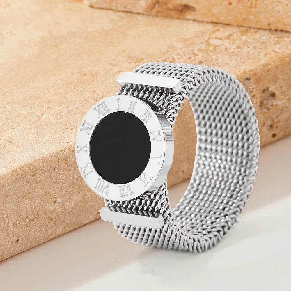 BLACK SHELL NUMERAL RING