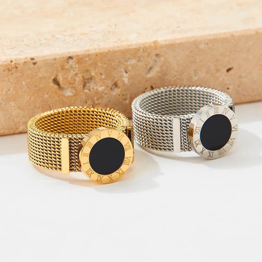 BLACK SHELL NUMERAL RING