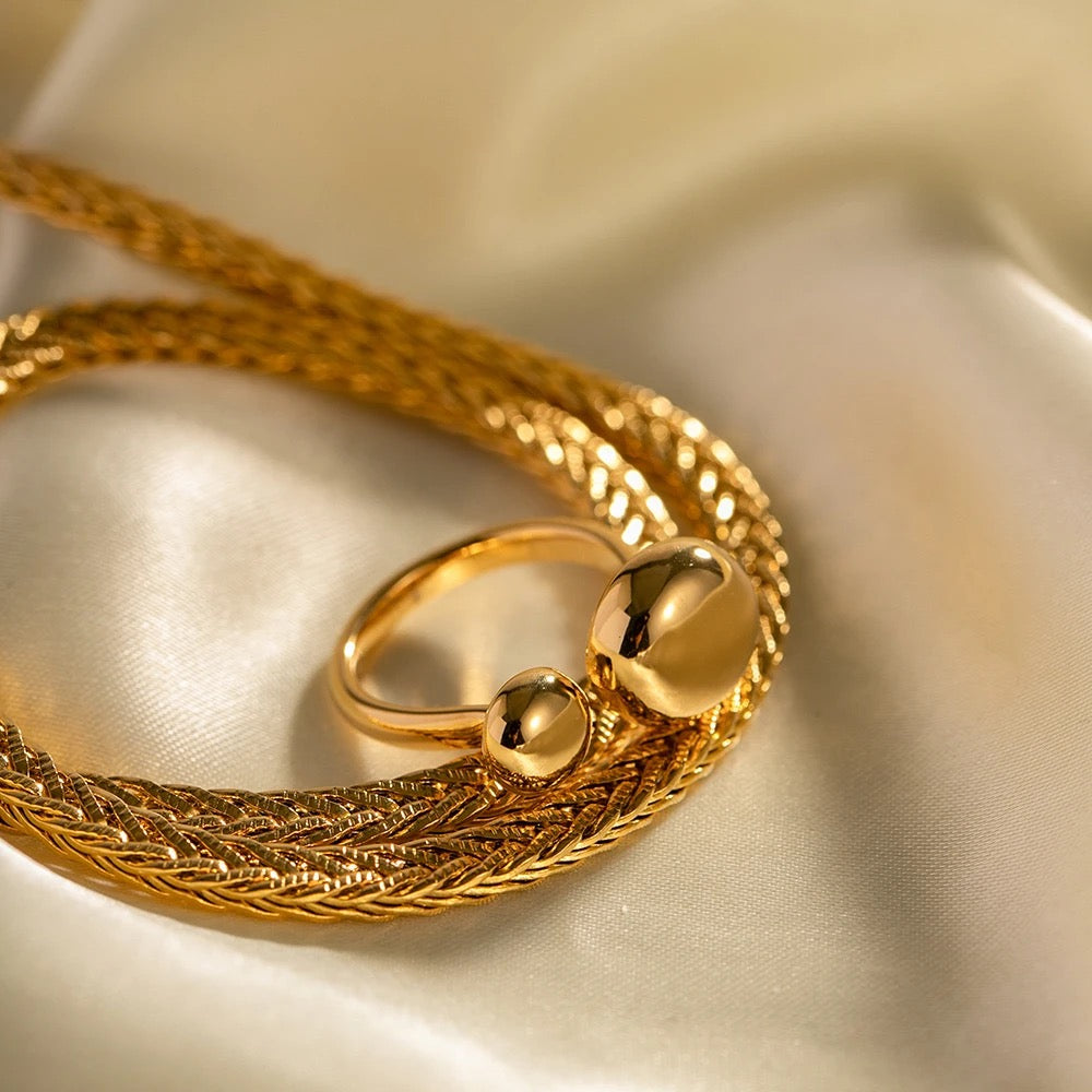 OPEN WATER DROP SHAPED RING