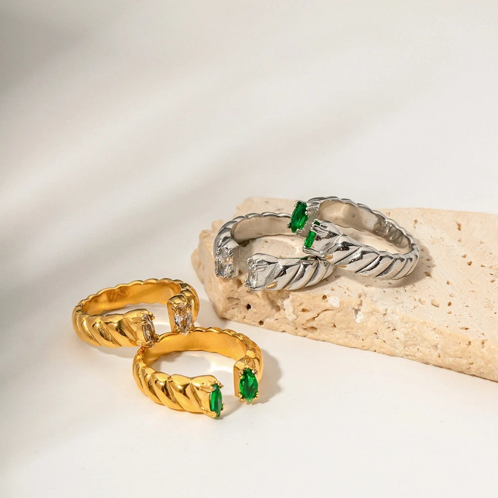 ADJUSTABLE TWIST STONE RING