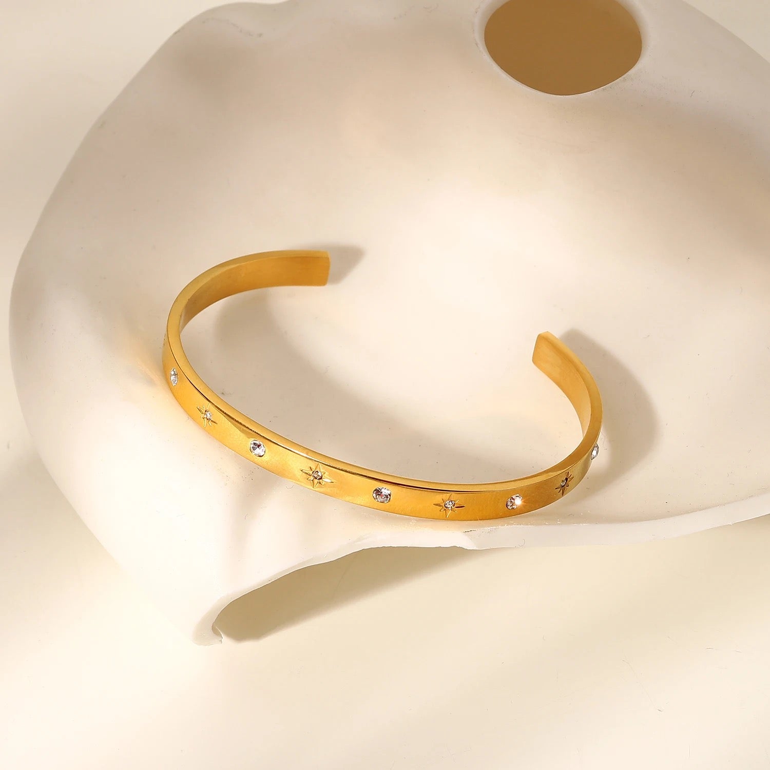 OCTANGONAL STAR STONES BANGLE