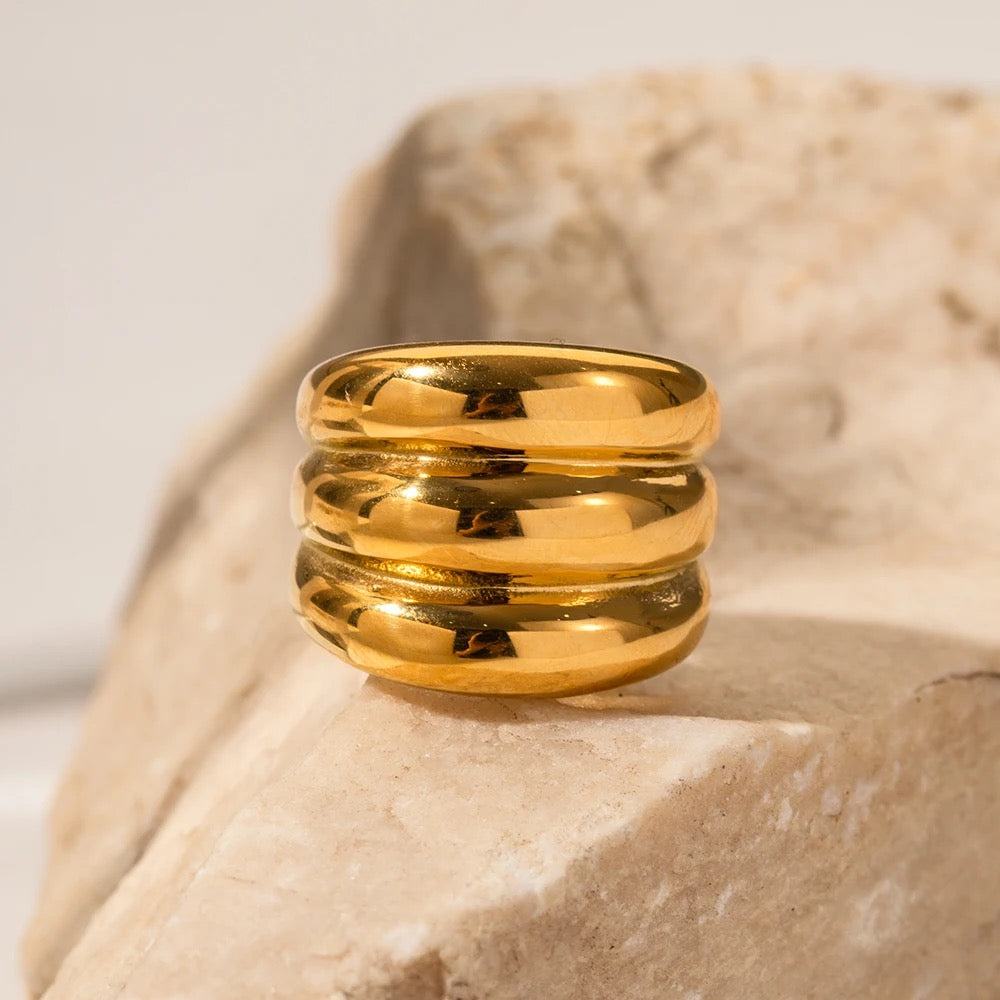 TRIPLE LAYERED CHUNKY RING
