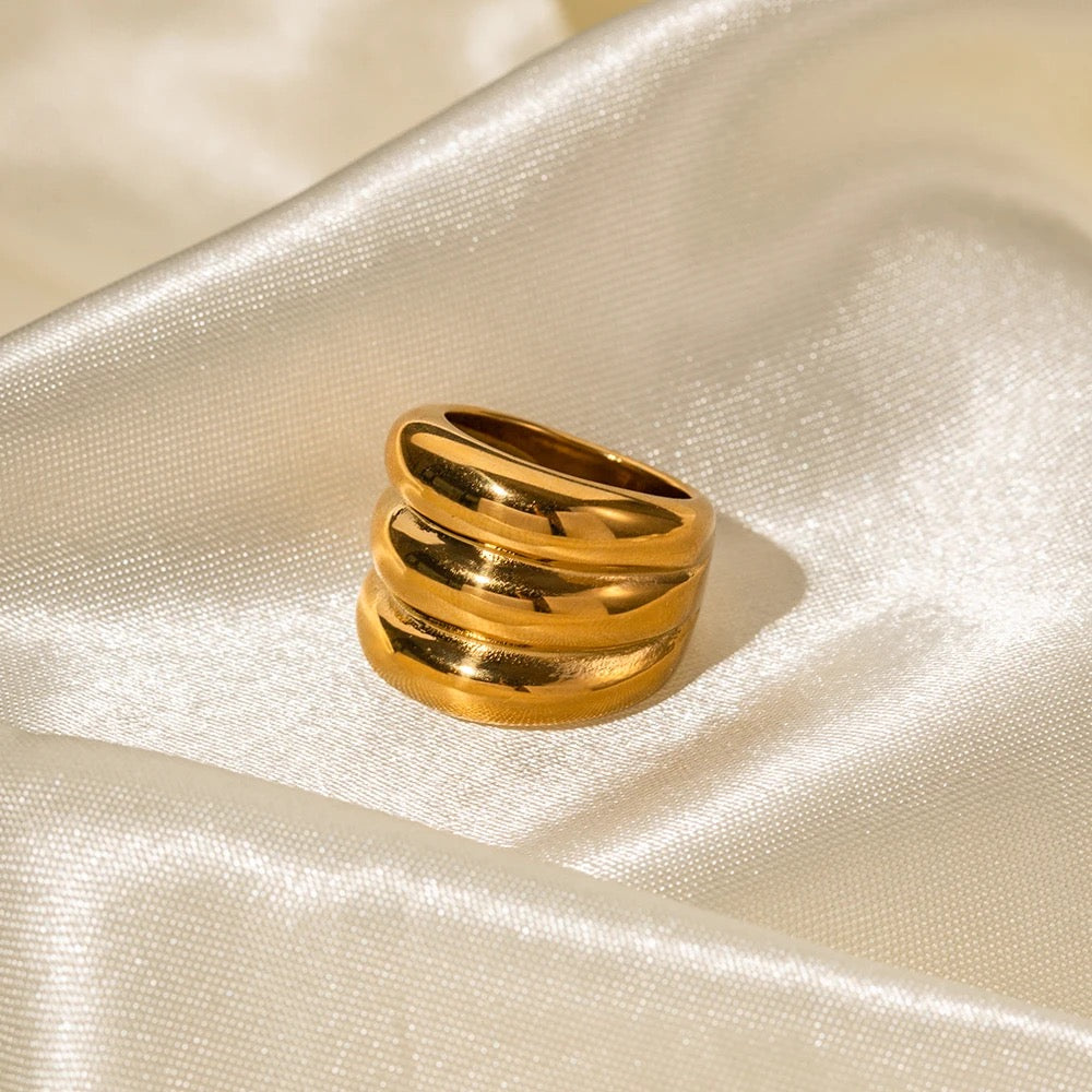 TRIPLE LAYERED CHUNKY RING