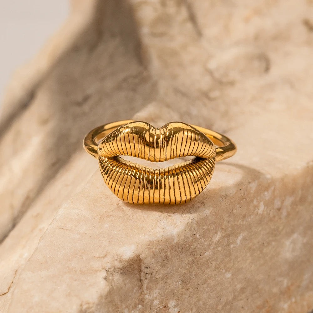 ADJUSTABLE LIP RING