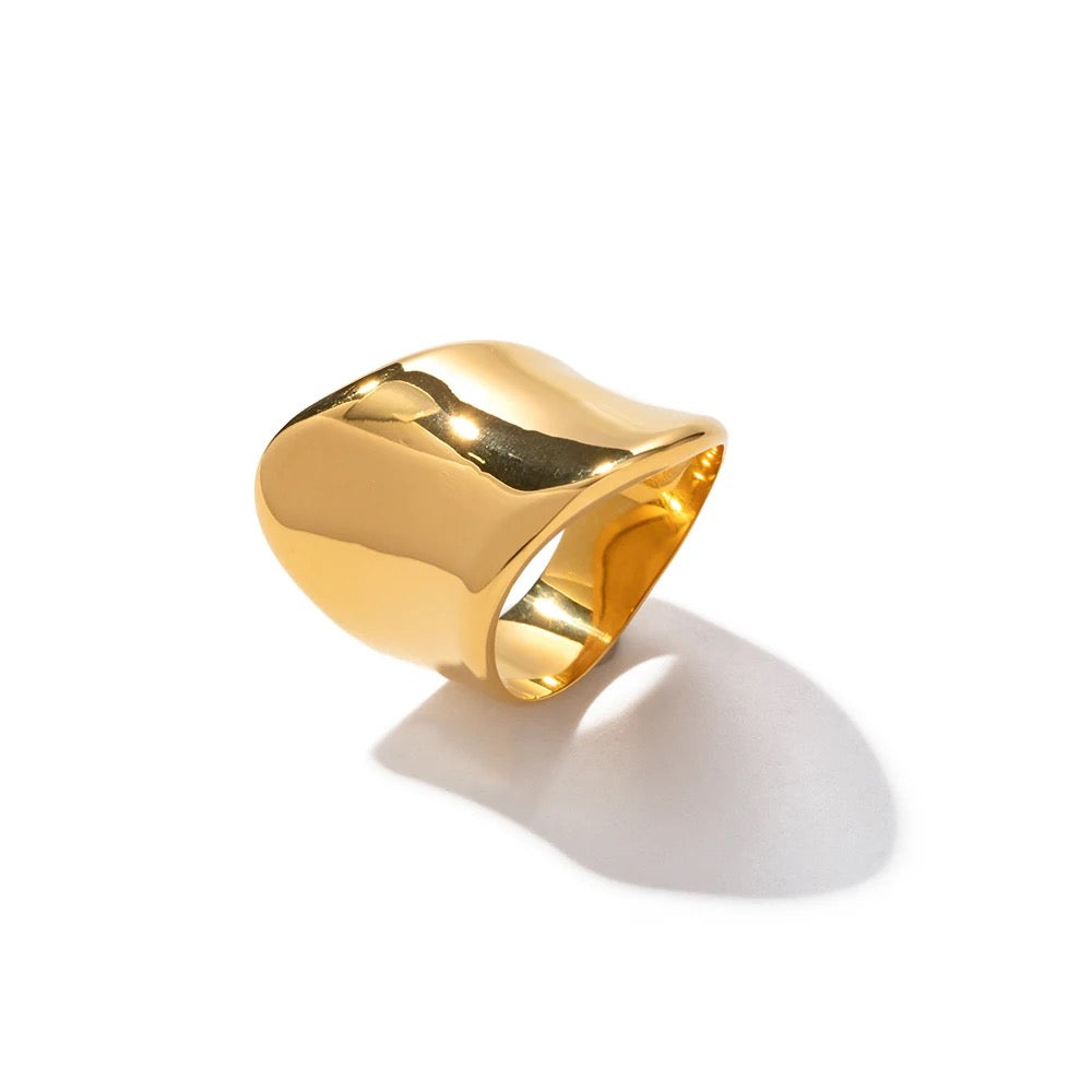 18K IRREGULAR STATEMENT RING