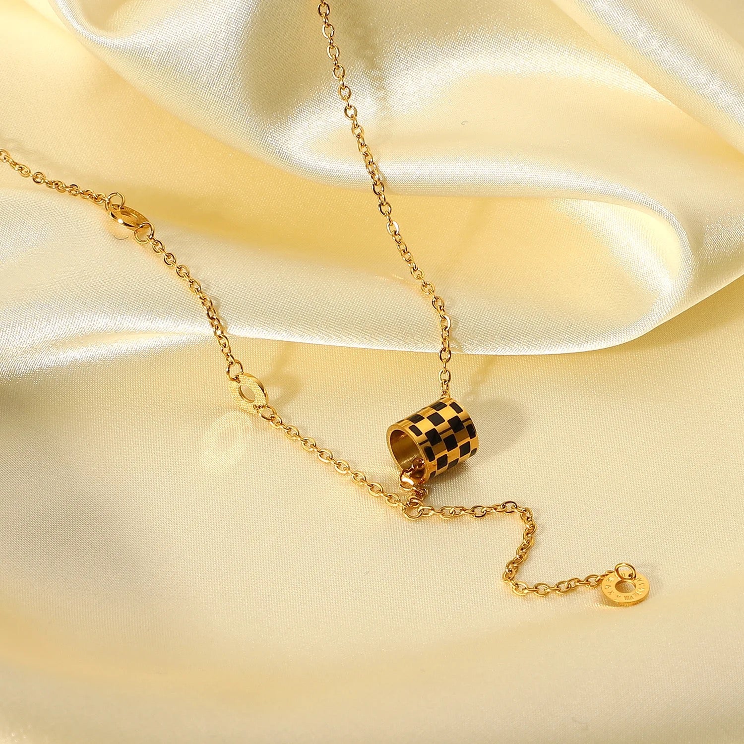 18K NUMERAL NECKLACE