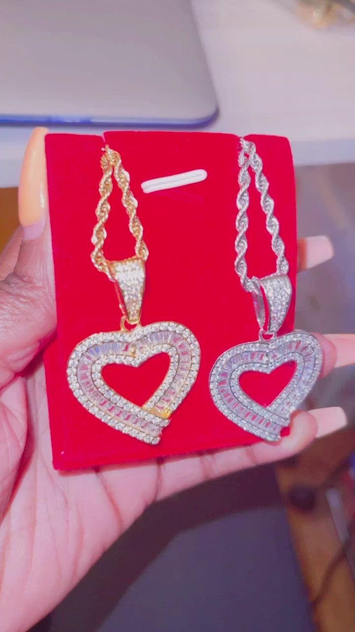 VICTORY HEART PENDANT NECKLACE