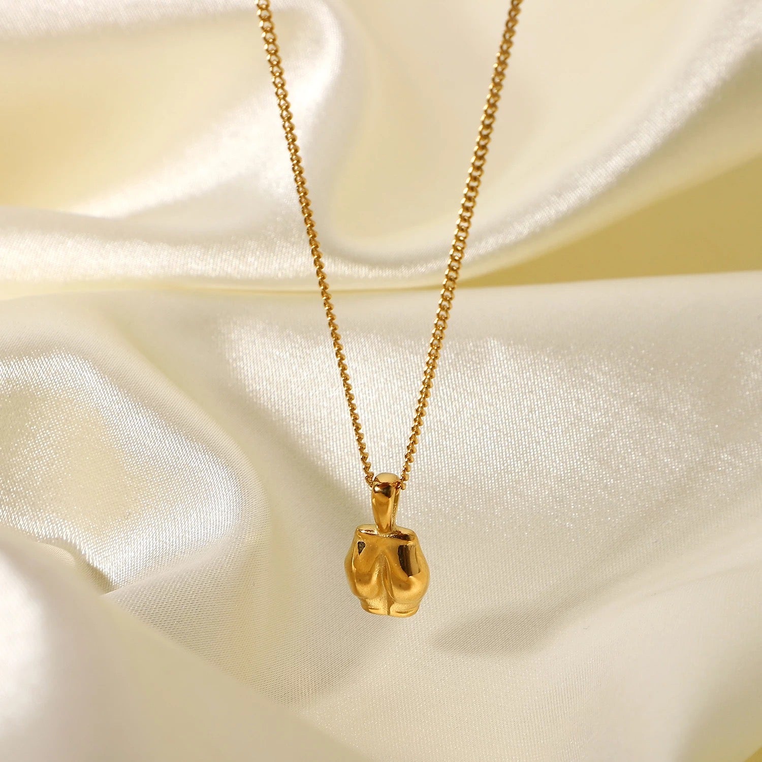 MINI BOOTYLICIOUS PENDANT NECKLACE