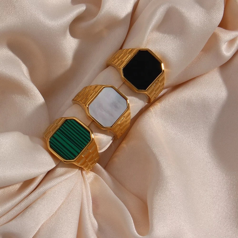 TIMELESS SHELL RING