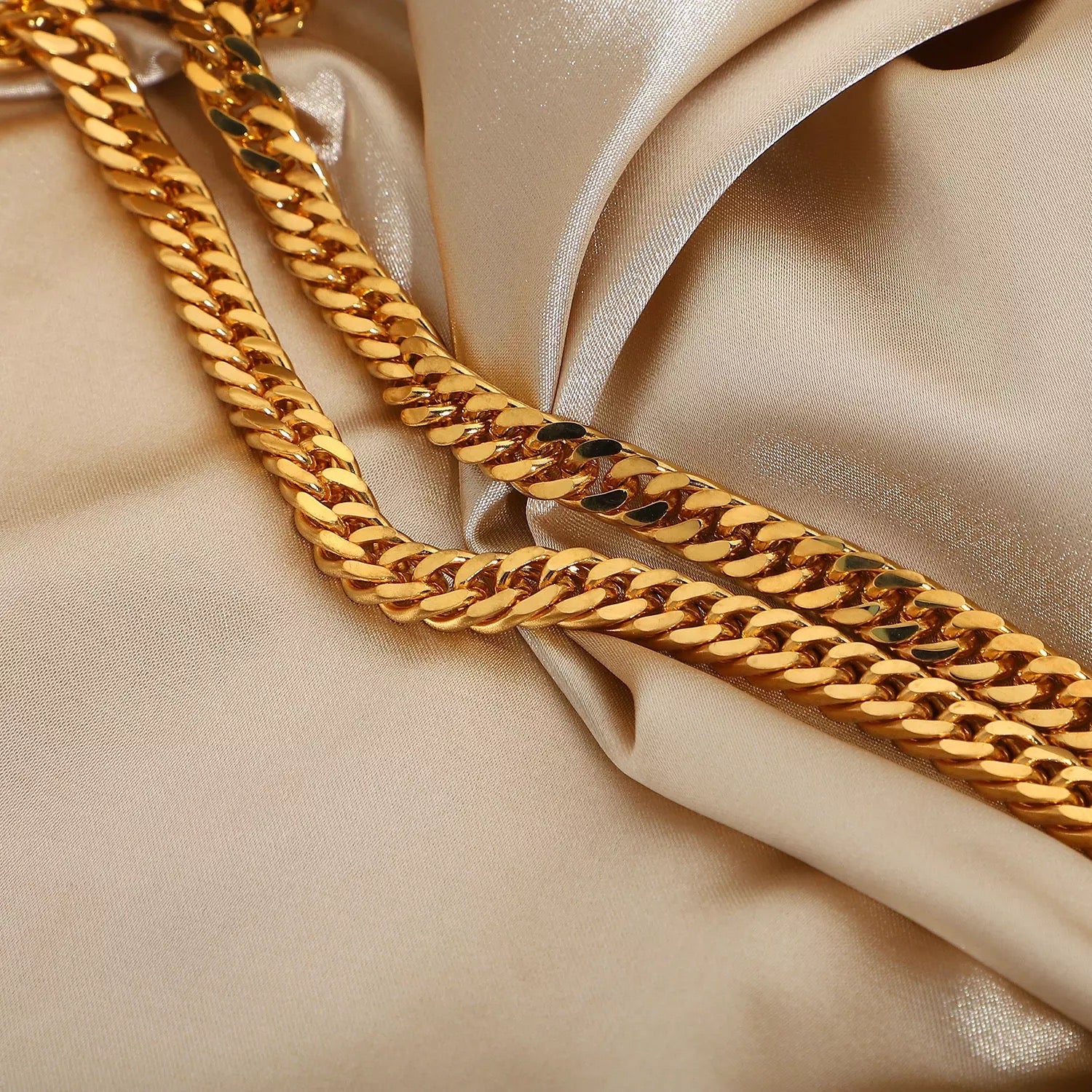 CUBAN CHAIN NECKLACE / BRACELET