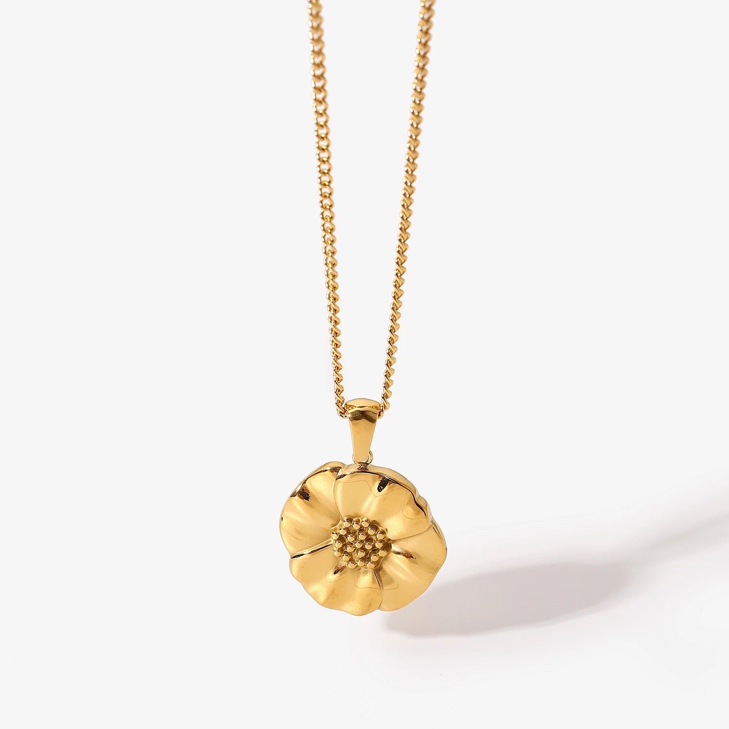 FLOWER PENDANT NECKLACE