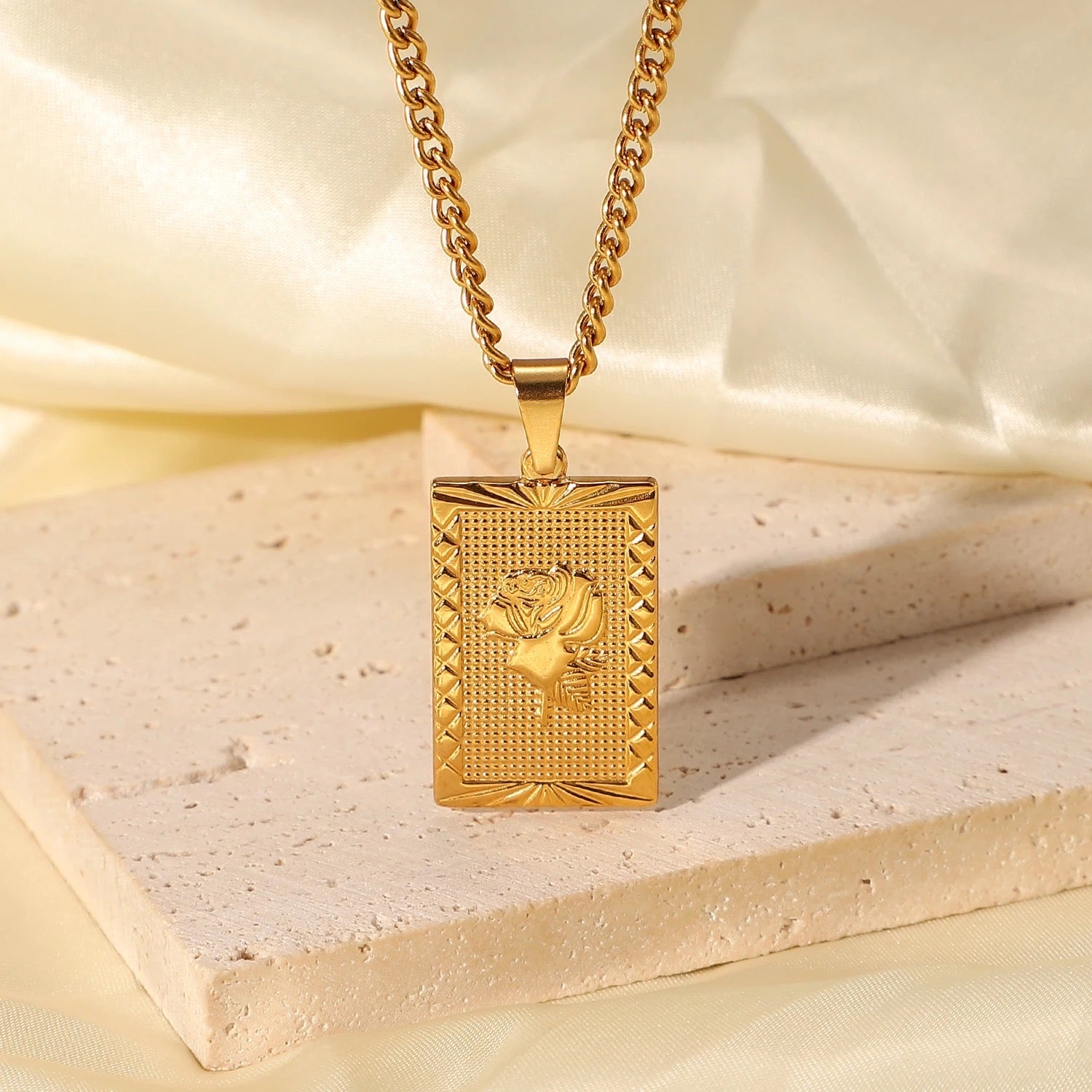 ROSE MEDALLION NECKLACE