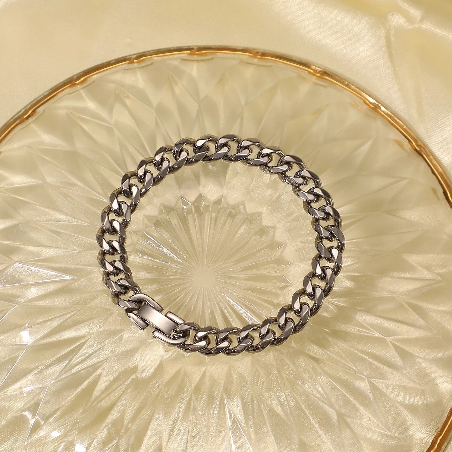 CUBAN LINK BRACELET