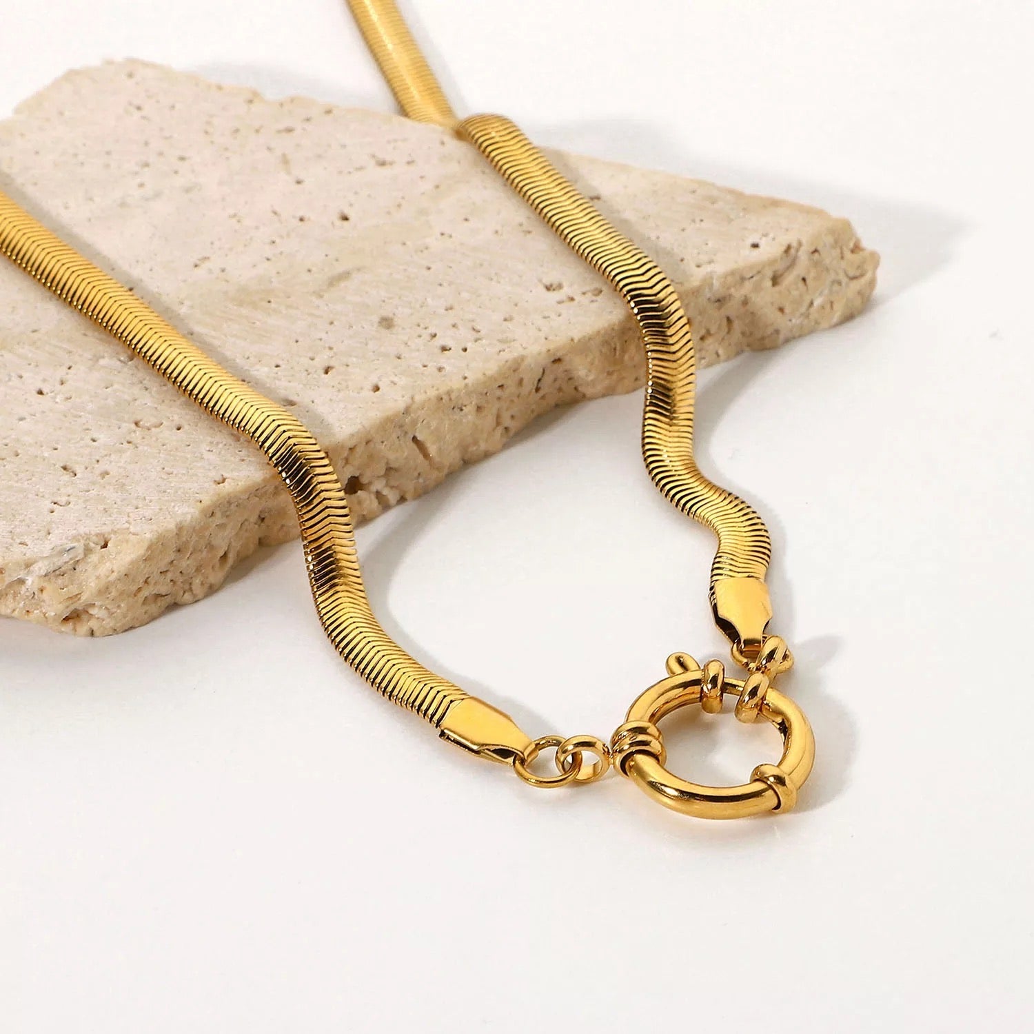 NIKKY NECKLACE
