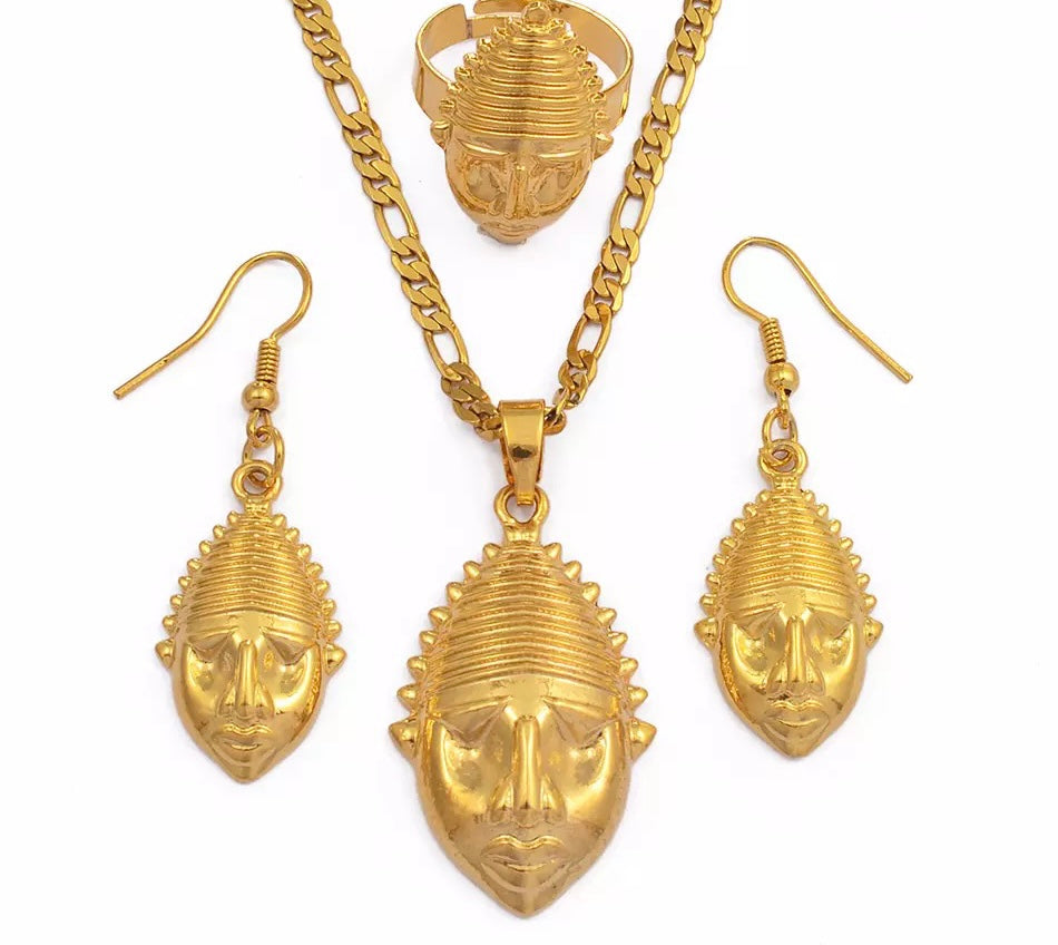QUEEN MASK NECKLACE SET