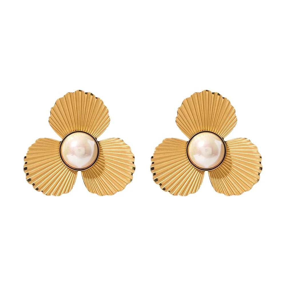 ROUND PEARL STUD EARRINGS