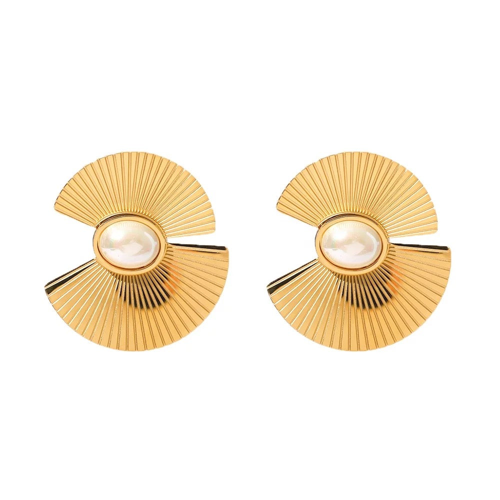 OVAL PEARL STUD EARRINGS