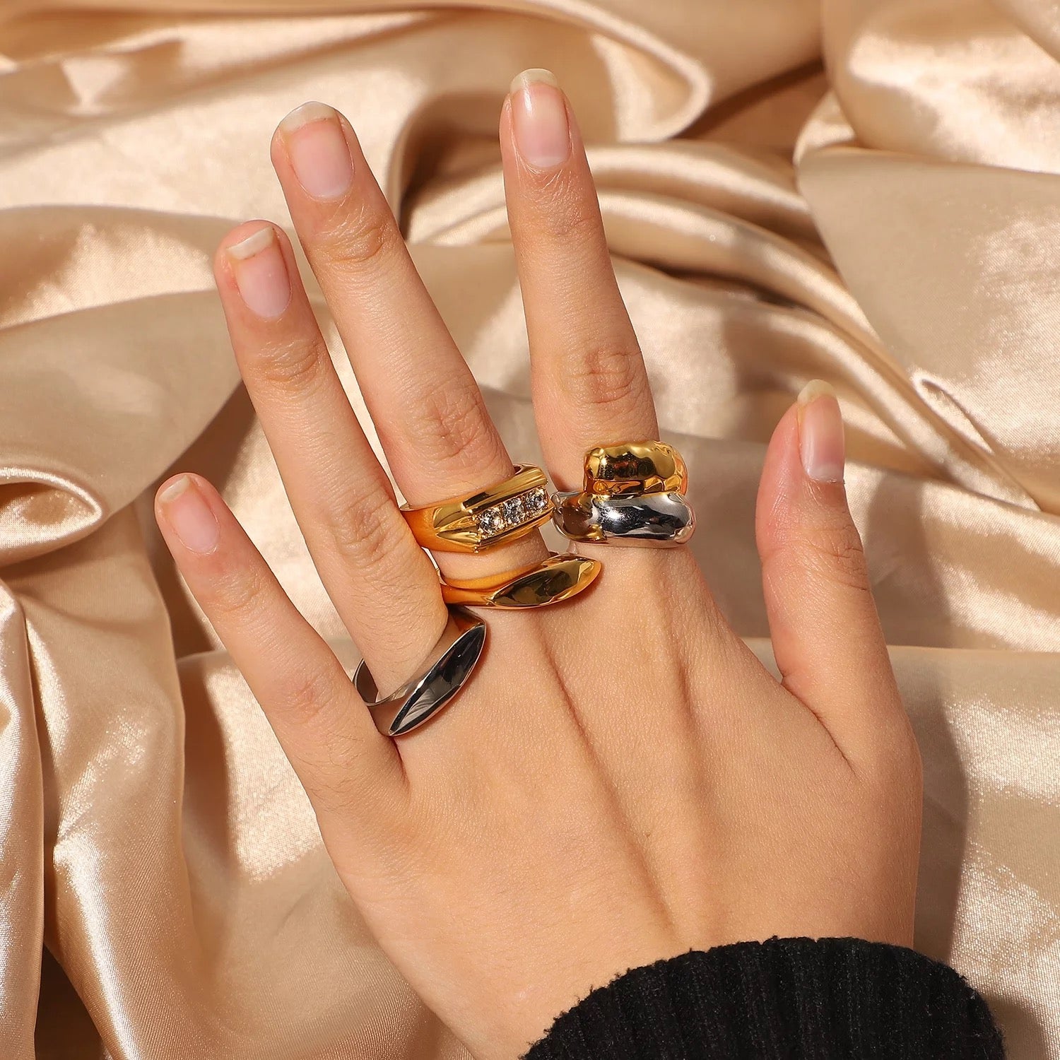 TWO TONED CONNECTED RING