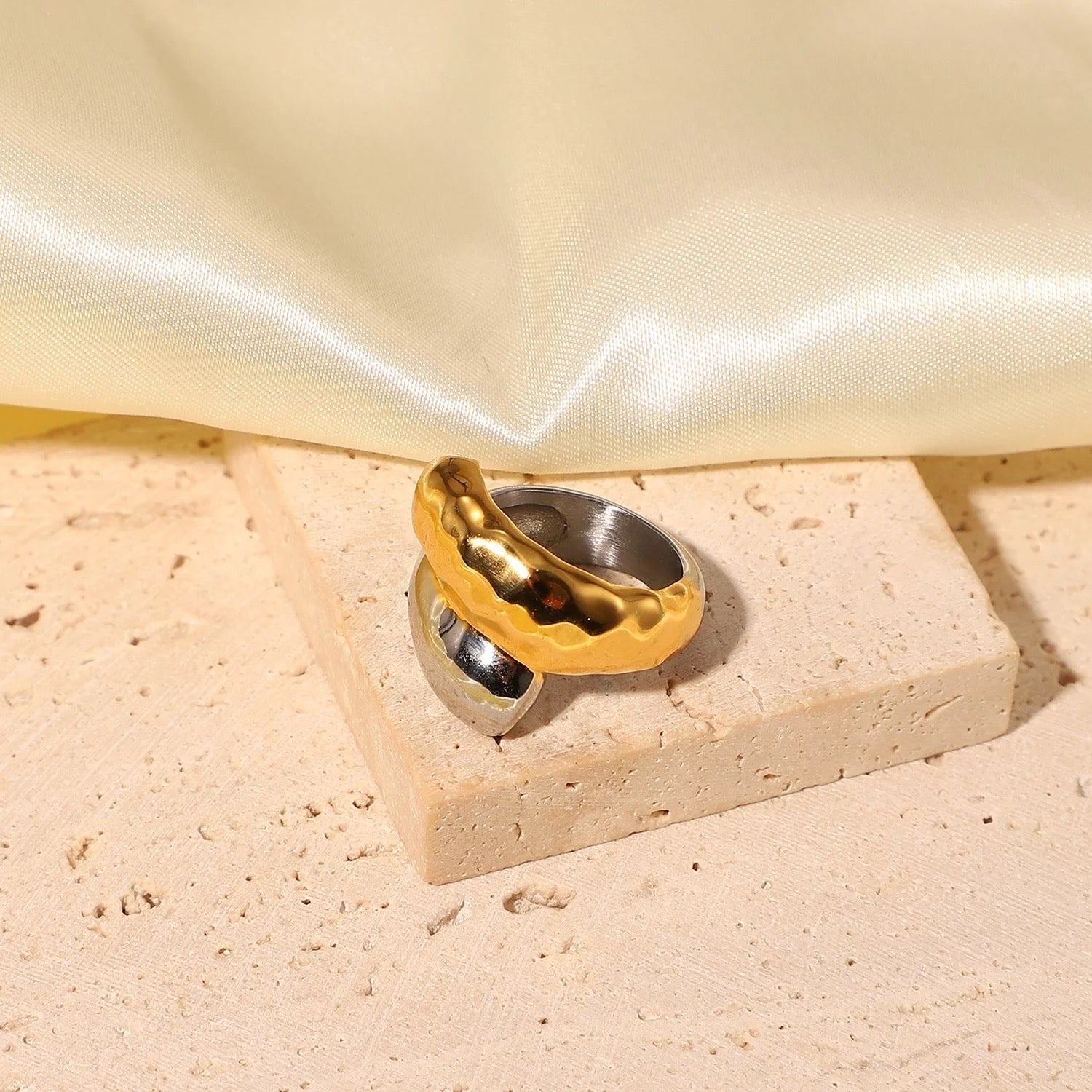 TWO TONED CONNECTED RING