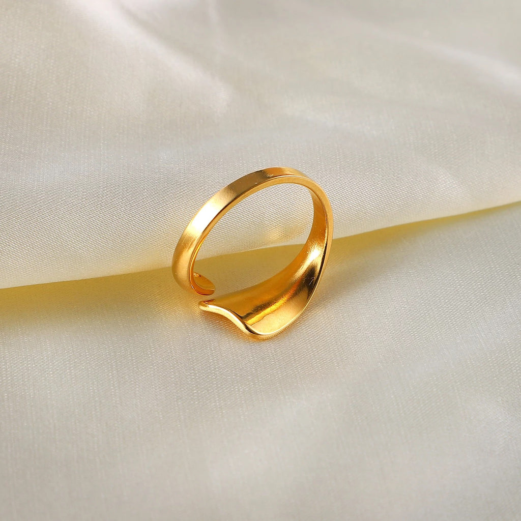 MANDI ADJUSTABLE RING
