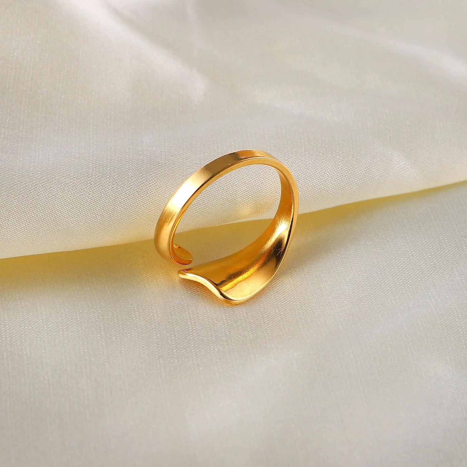 MANDI ADJUSTABLE RING