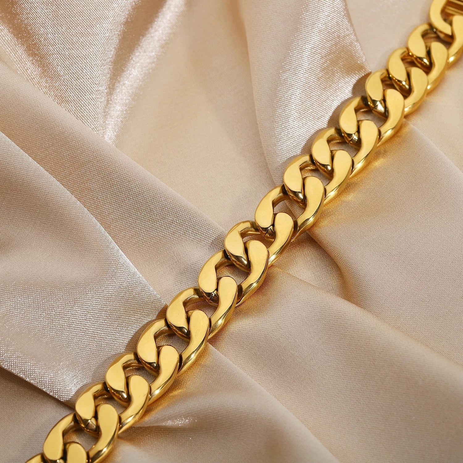 ZERA CURB CHAIN