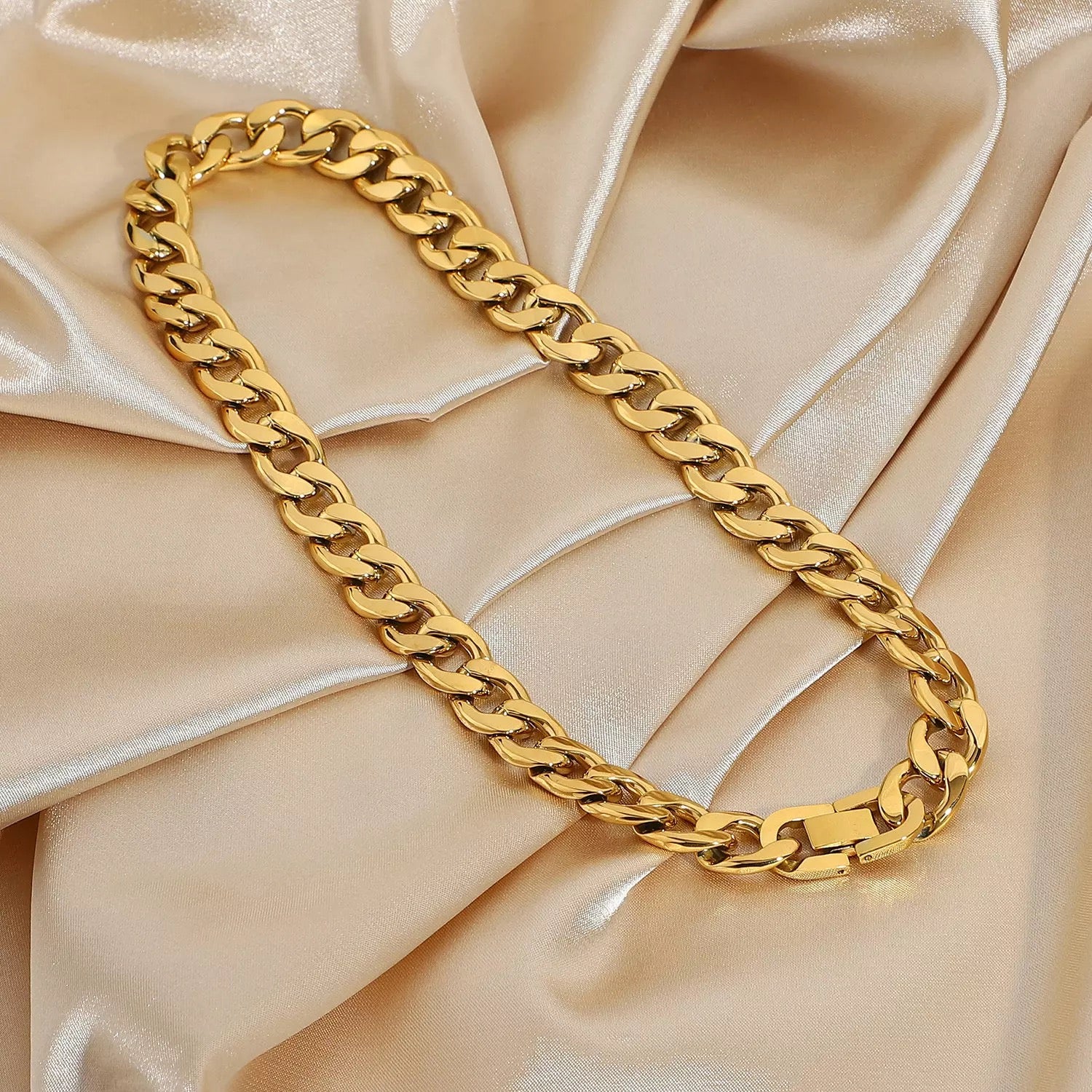 ZERA CURB CHAIN